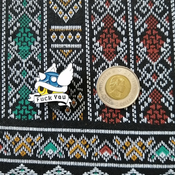 📍2/20$ Mario Kart Blue Shell Enamel Pin NWOT - Picture 2 of 4